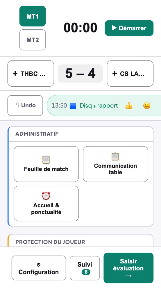 Capture live en plein écran sur téléphone : périodes MT1 et MT2, chrono et bouton Démarrer, score 5 à 4 avec un bouton plus par équipe, bouton Undo et dernière action consignée, boutons d'actions de la famille Administratif, et en bas Configuration, Suivi et Saisir évaluation