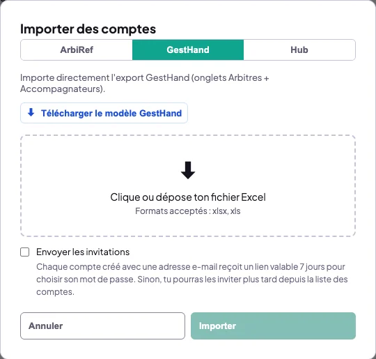 Fenêtre Importer des comptes, onglet GestHand : téléchargement du modèle, zone de dépôt du fichier Excel et case Envoyer les invitations, décochée