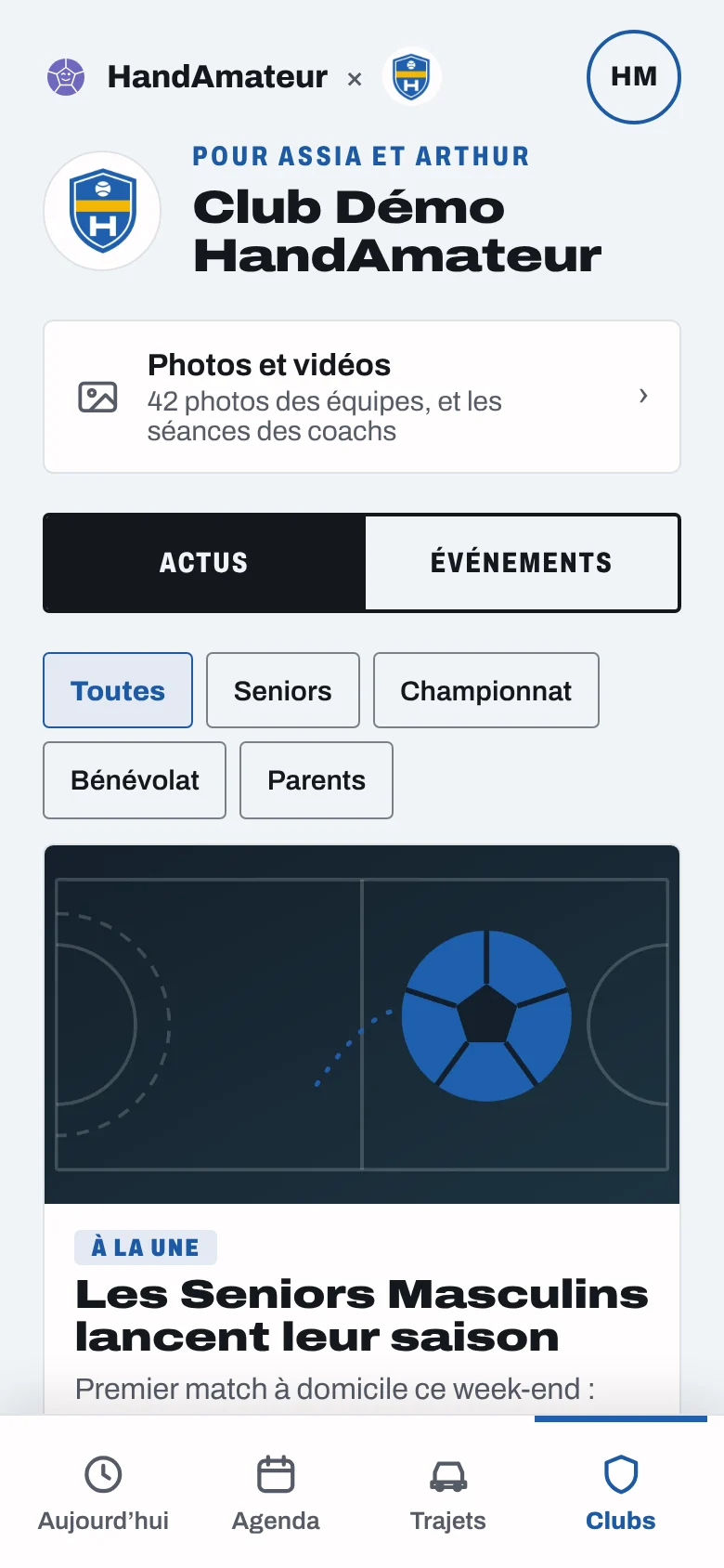 Écran Clubs : le bandeau du club avec son blason et les prénoms concernés, puis les actus du club
