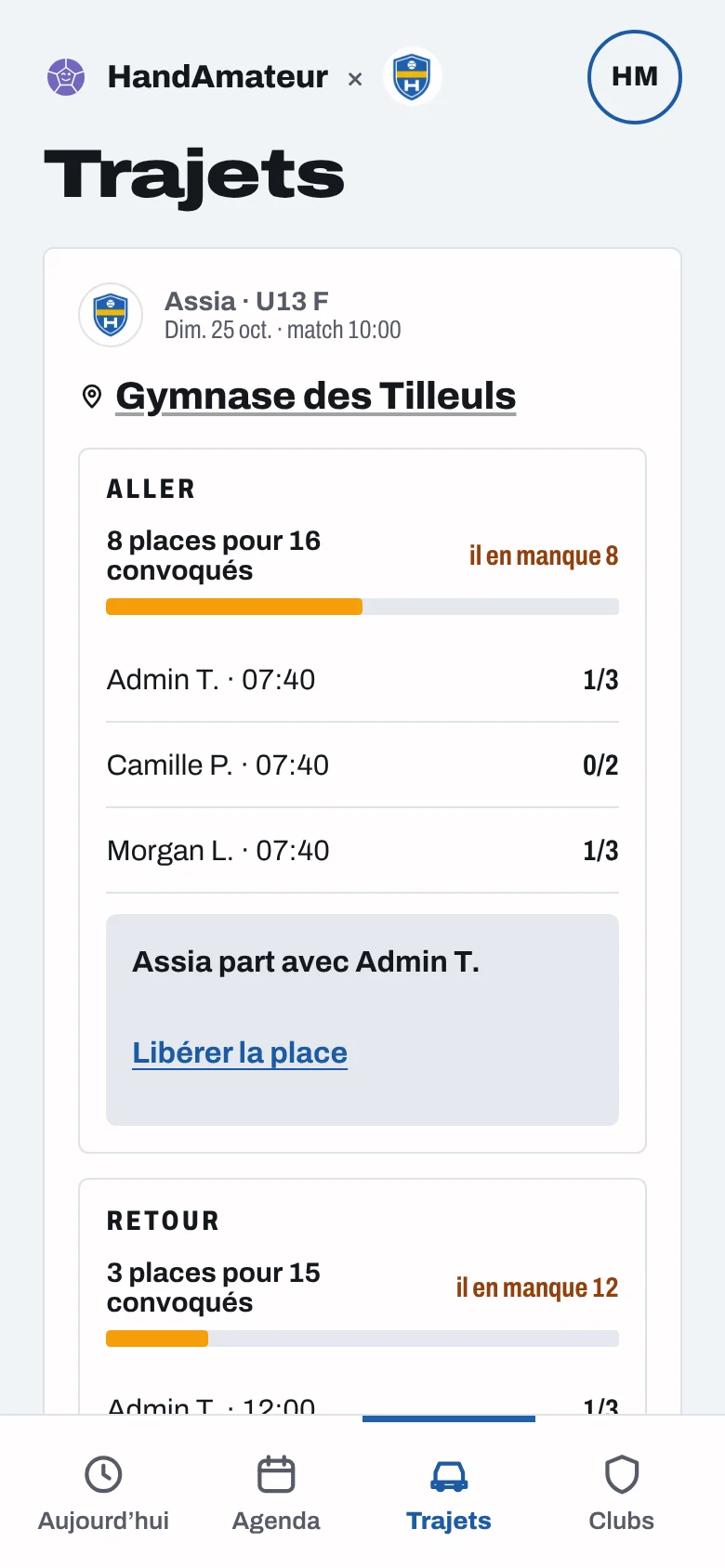 Trajets d'un parent : un déplacement, sa destination et son départ, puis l'aller et le retour avec les places offertes, les voitures, et l'état de chaque enfant